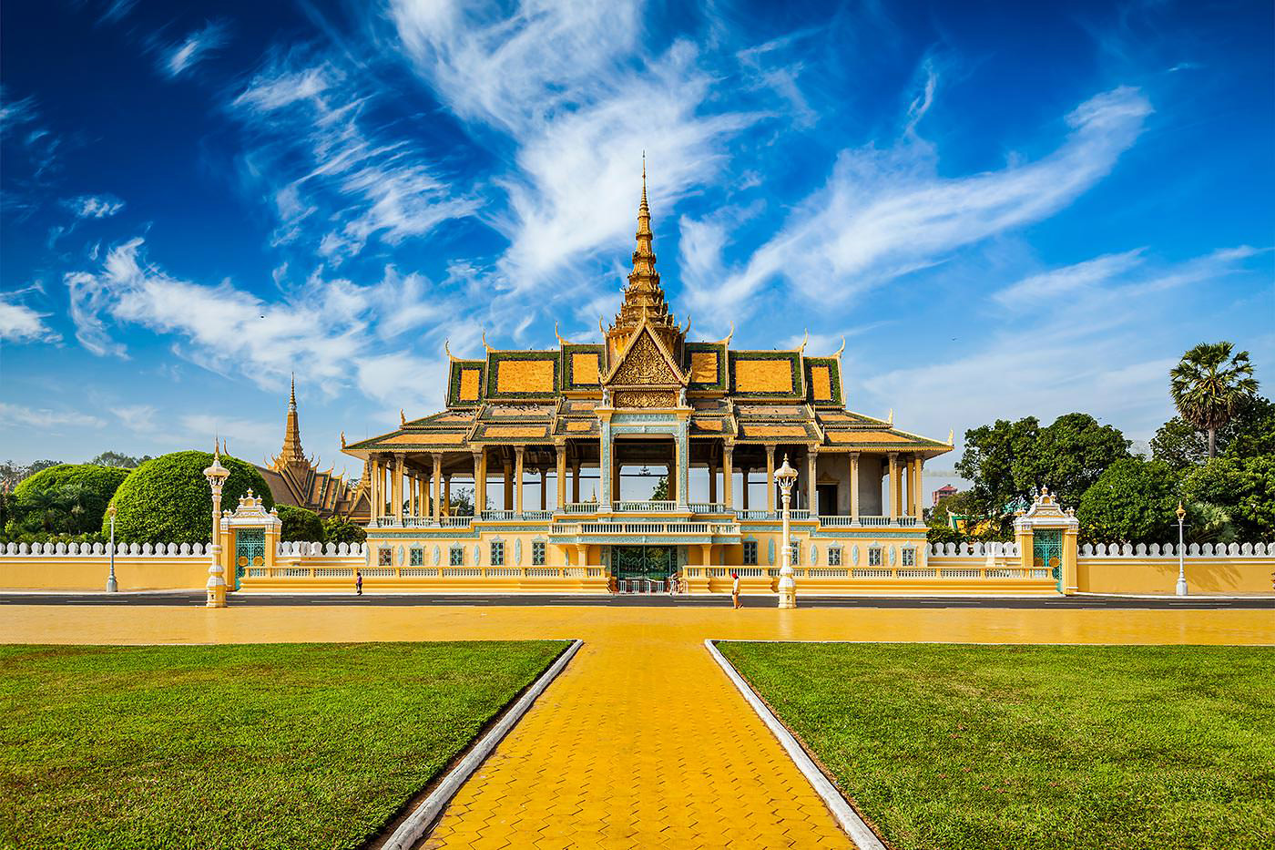 ROYAL PALACE IN PHNOM PENH.Vietnam & Indochina Tours