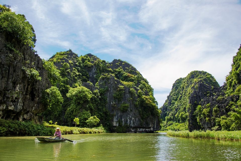 Small group tour from Hanoi: Mua Cave, Tam Coc, Bich Dong