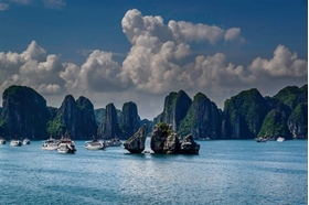 7 BEST REASONS WHY YOU SHOULD HAVE YOUR HALONG BAY CRUISE